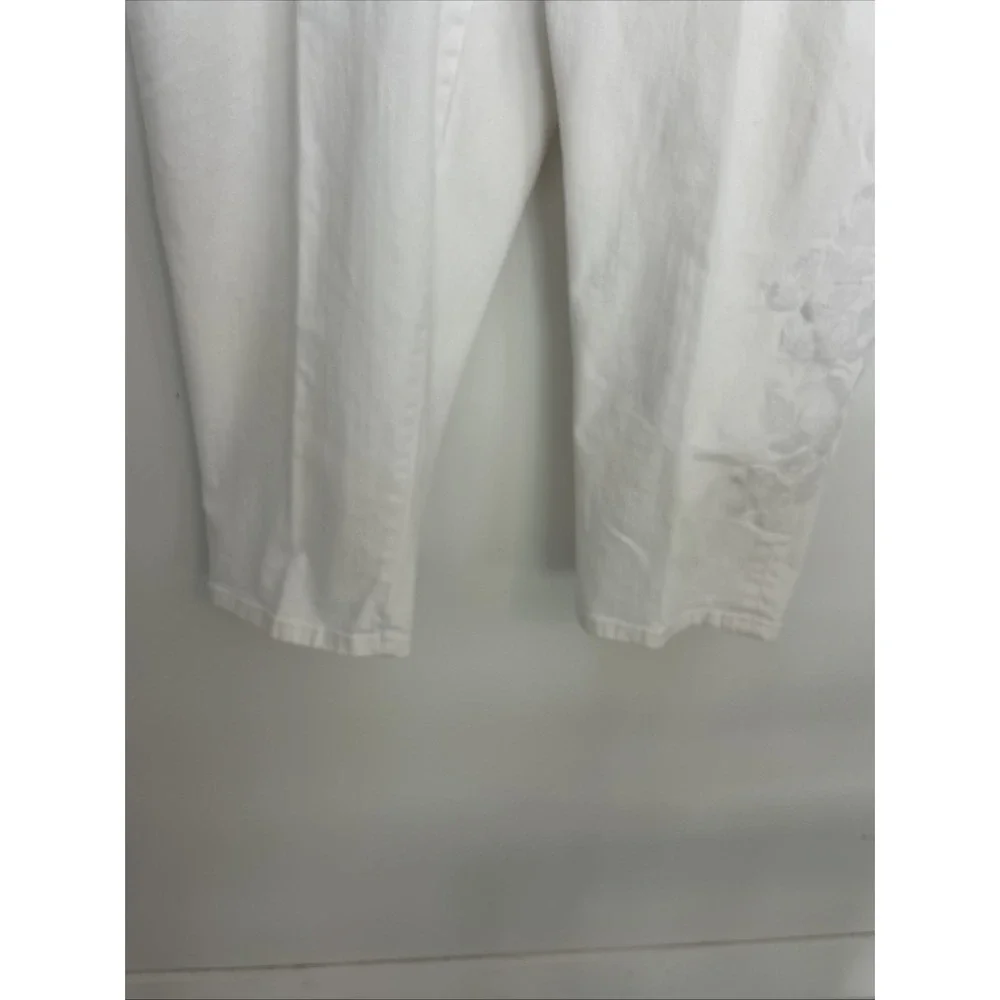 Lane Bryant Women's White‎ Jeans Size 24 P Embroidered Flower Cropped Girlfriend